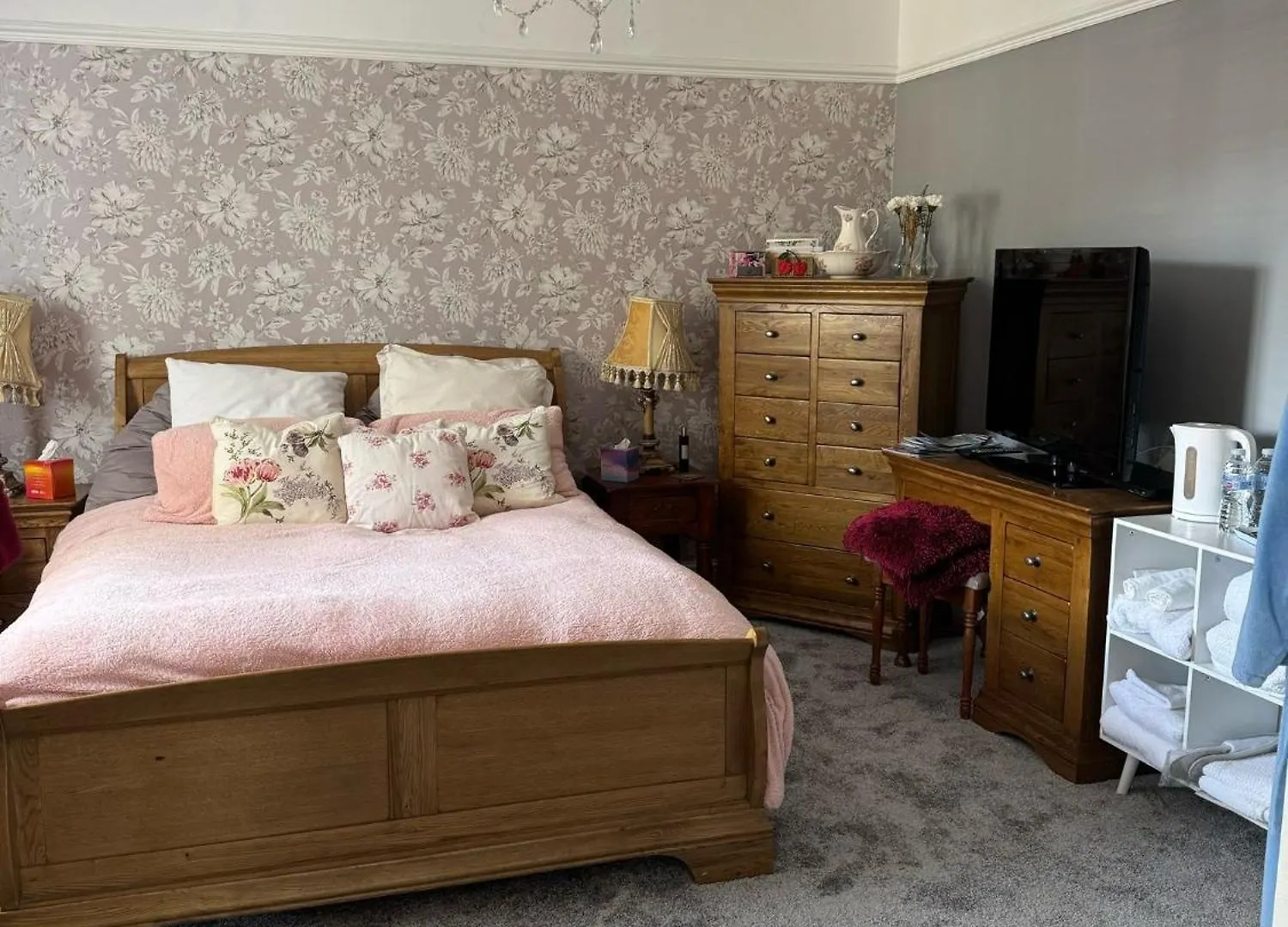 West Ave Exeter Bed & Breakfast