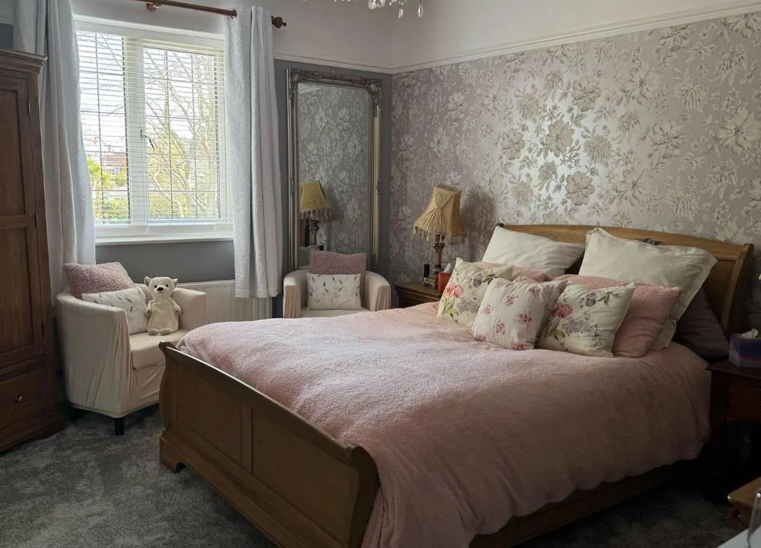 West Ave Exeter Bed & Breakfast